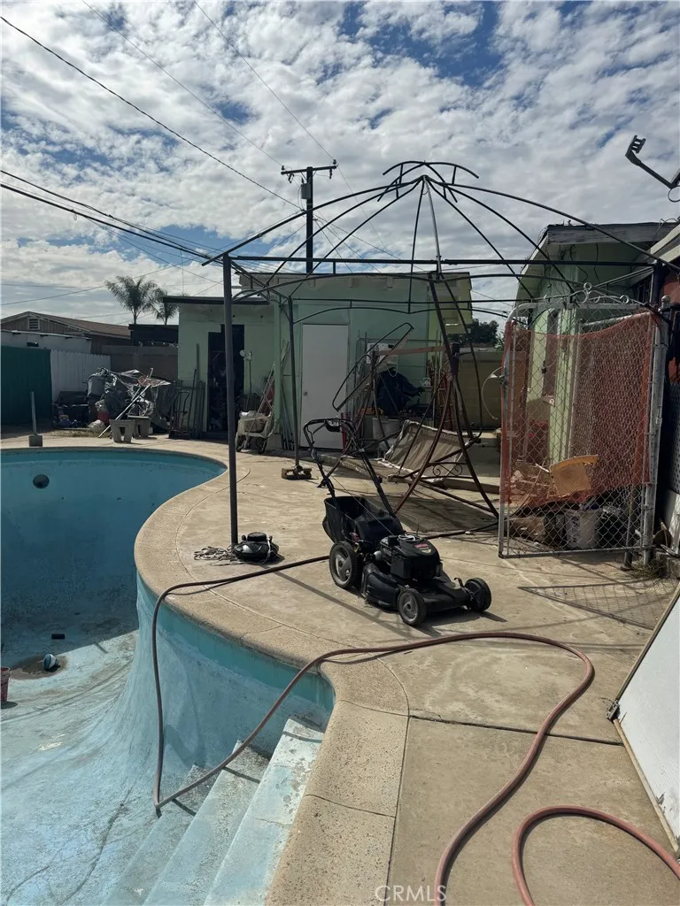 16150 E Queenside Drive, Covina, California 91722 home-pic-17